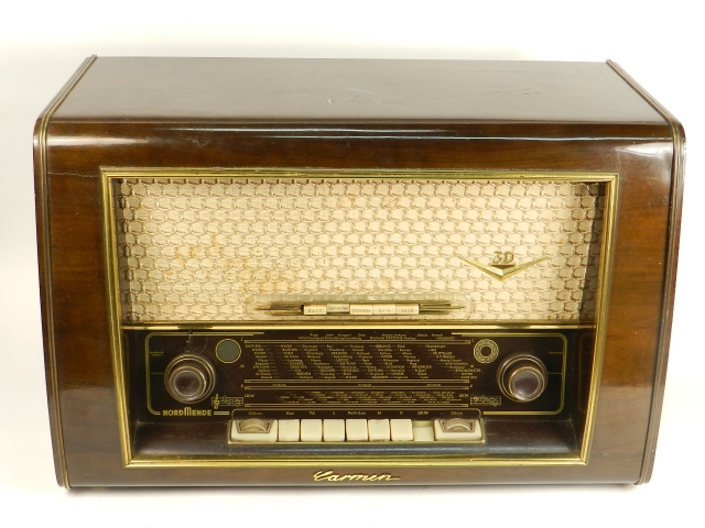 RADIO NORDMENDE Mod. CARMEN 56  AÑO 1956